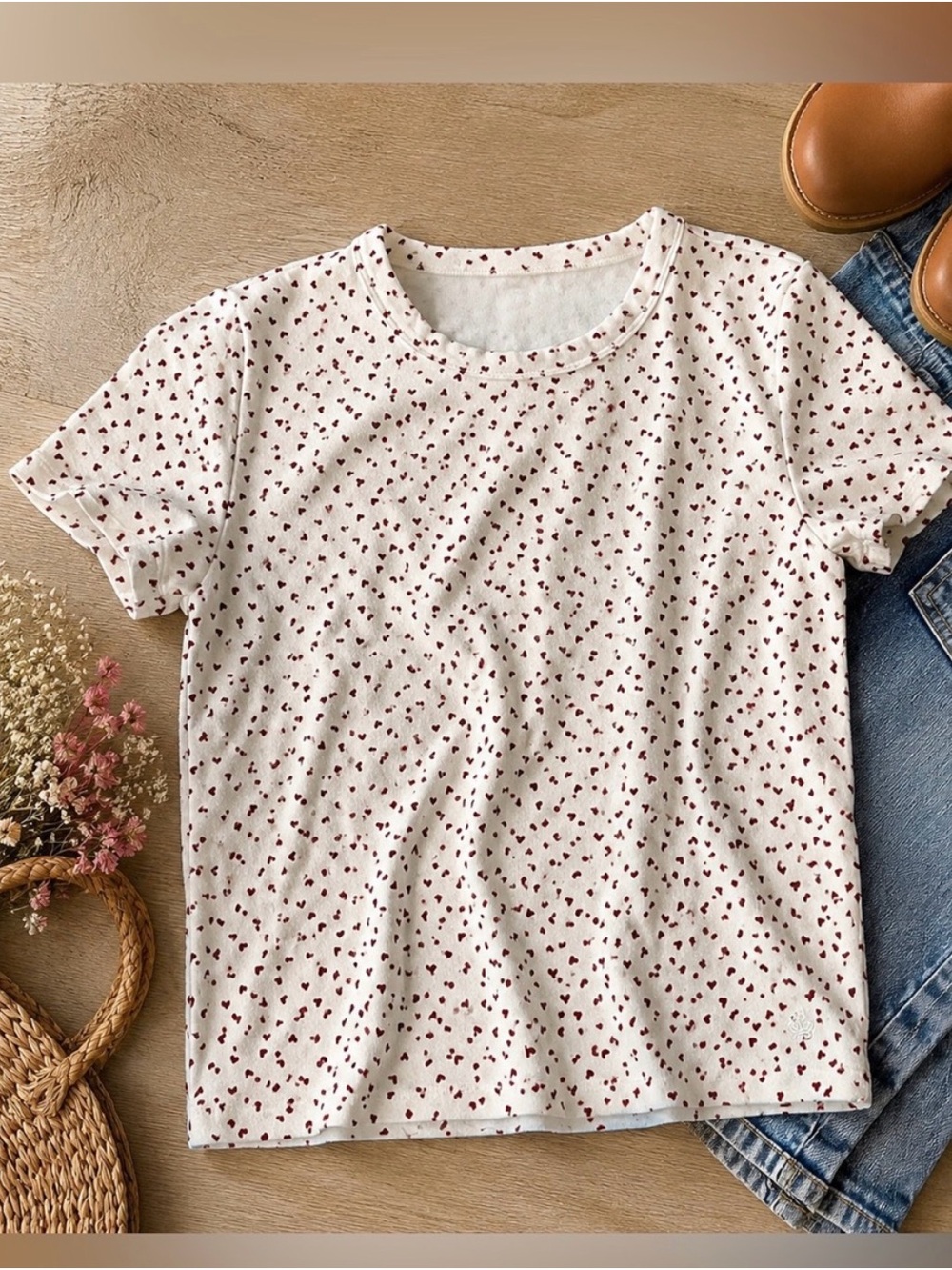 Aritzia Women's White Short-Sleeve Tee with Red Heart Print